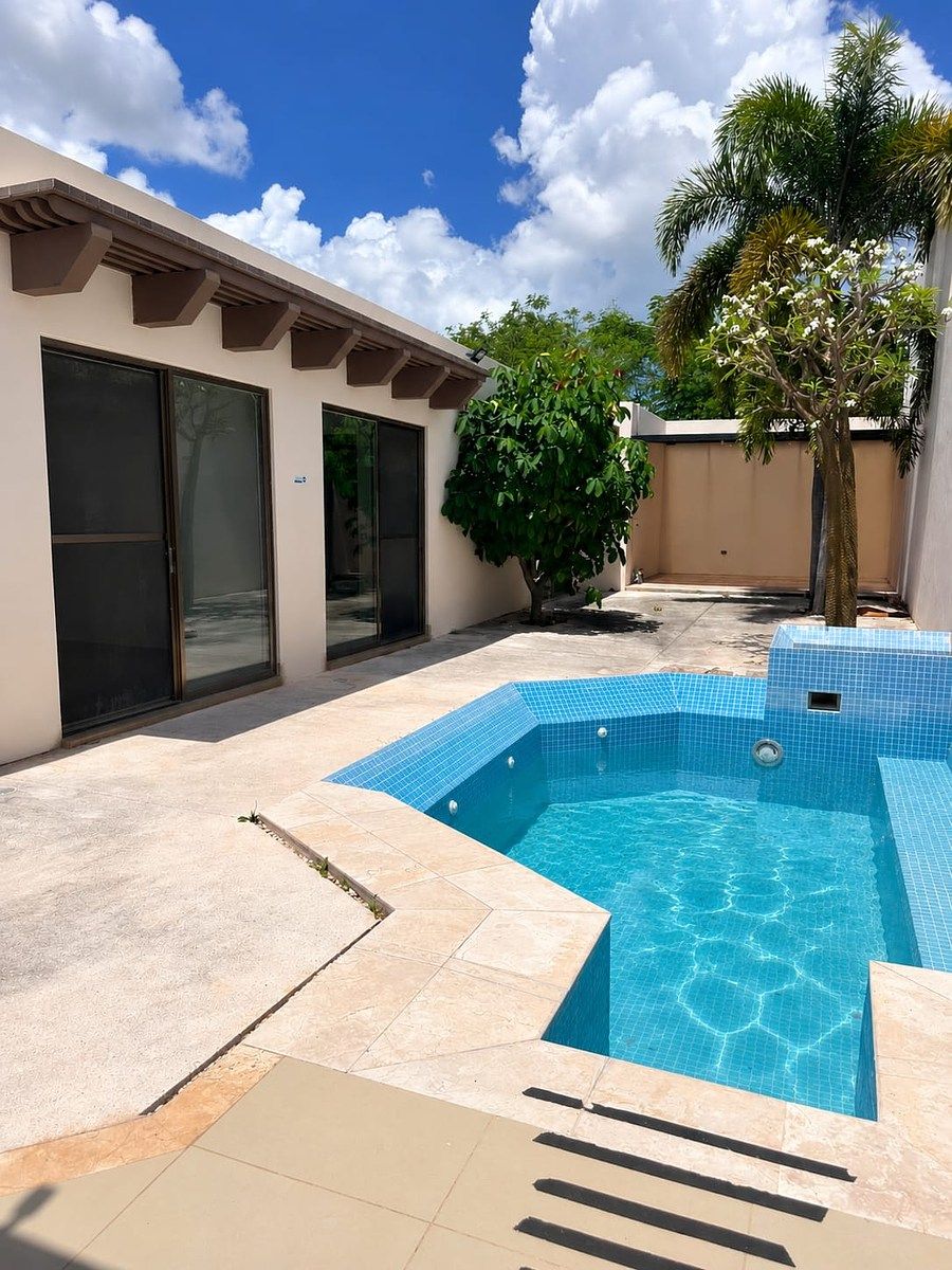 CASA EN VENTA EN TEMOZÓN NORTE, foto 1 de 16