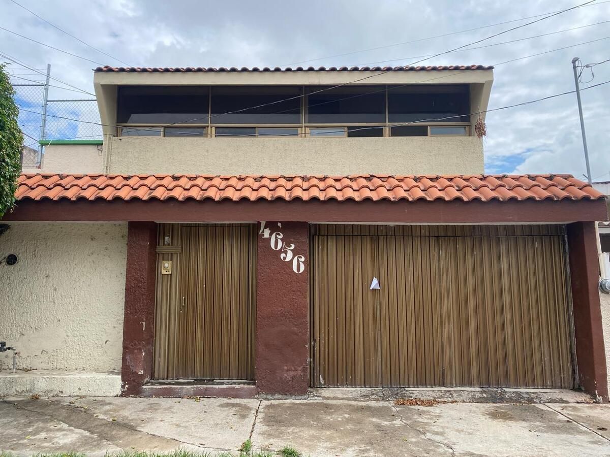 Casa en Venta en Jardines del Sol, Zapopan, foto 1 de 37