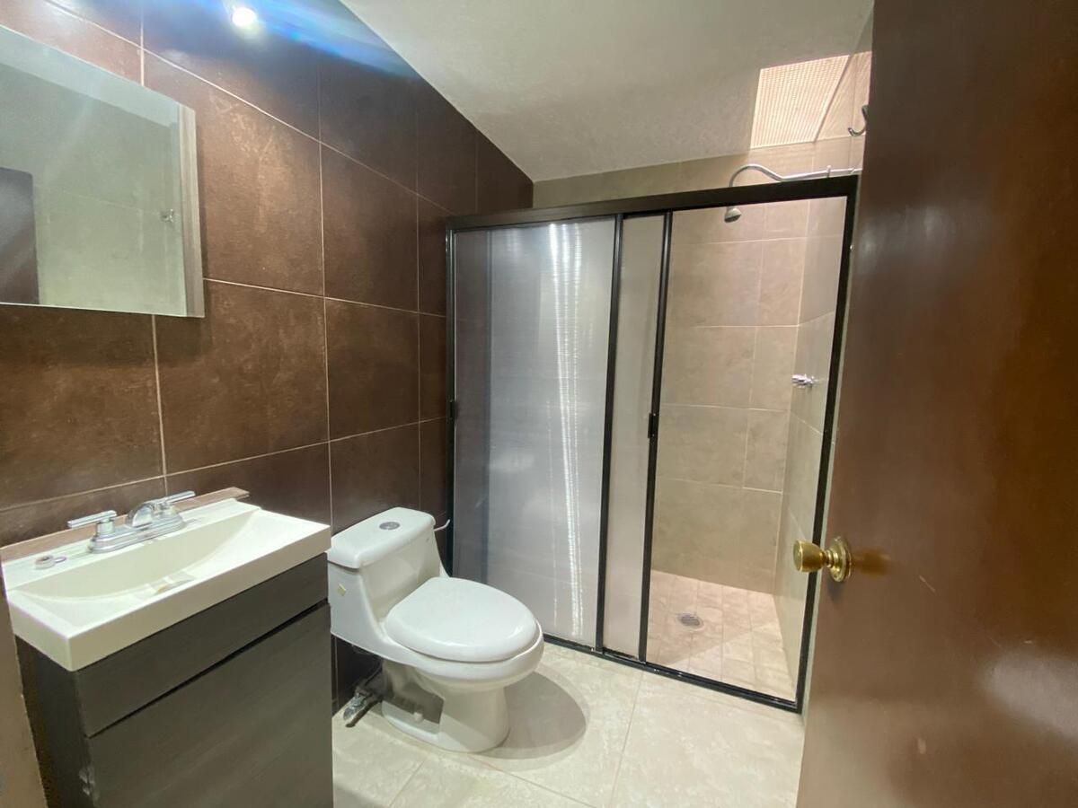 Casa en Jardines Del Sol, Zapopan, foto 12 de 37