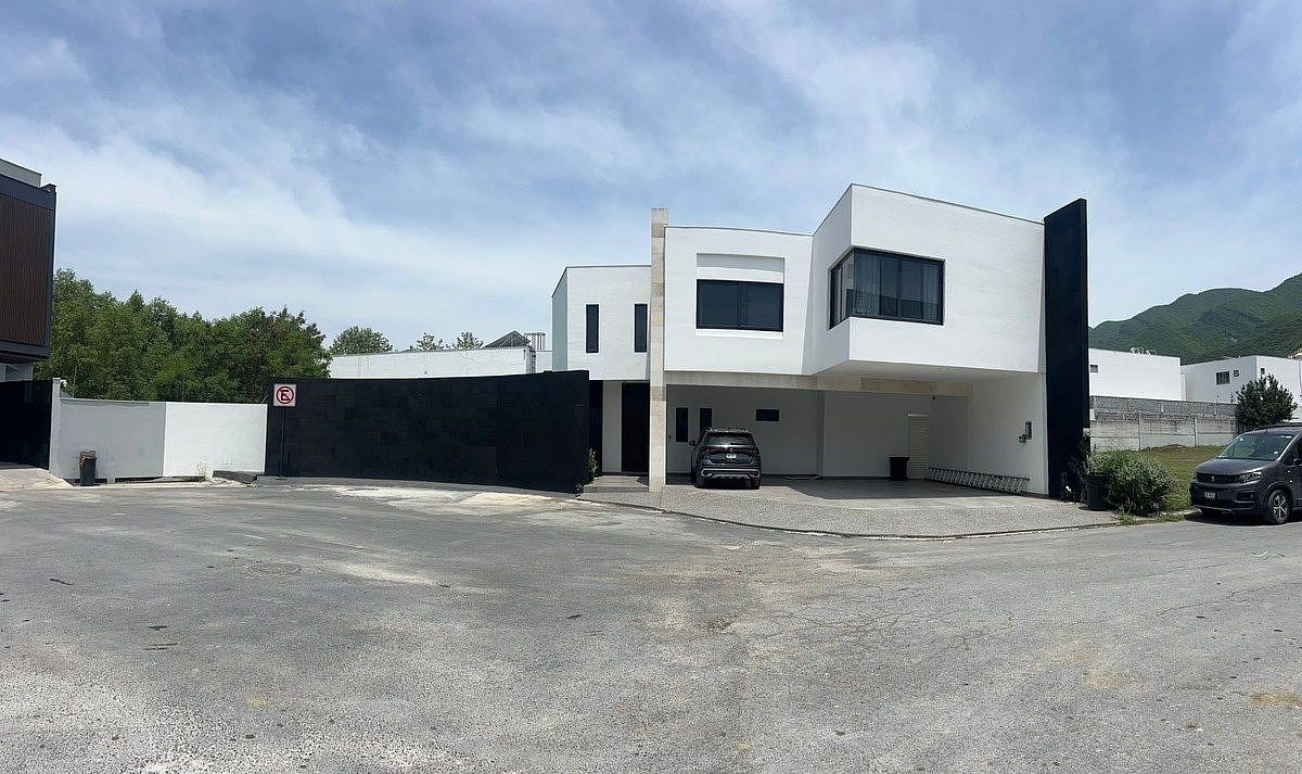 Casa em El Uro, Monterrey, foto 3 de 16