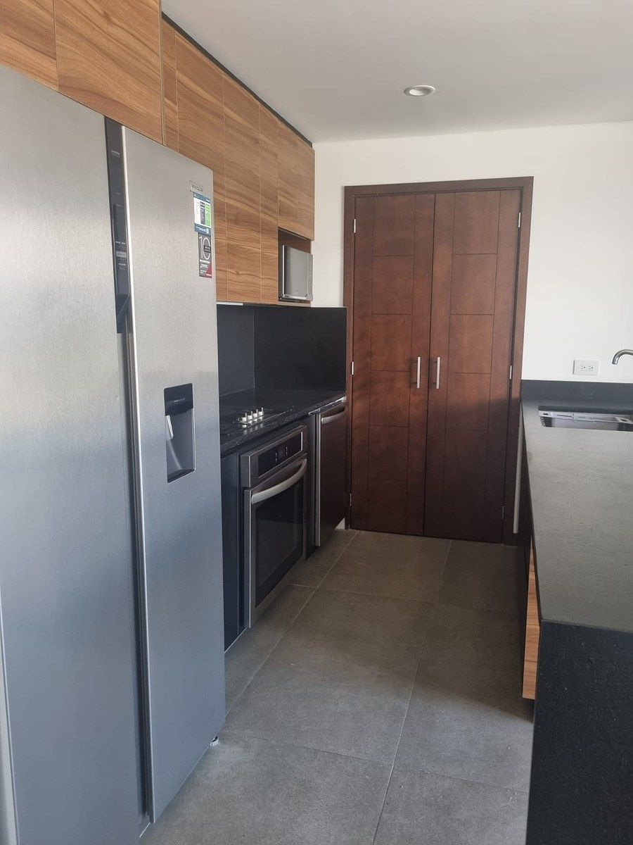 Apto Venta en 5 avenida zona 14 - Image 4