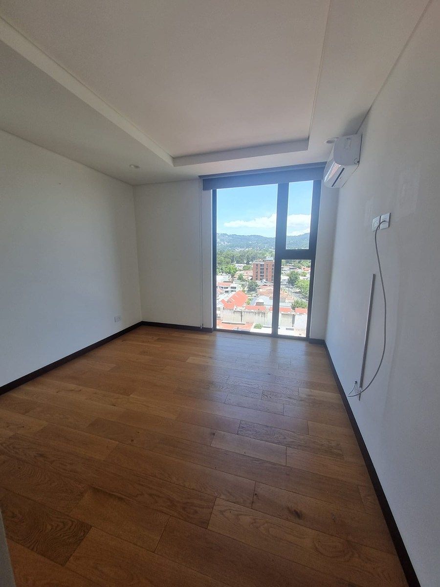 Apto Venta en 5 avenida zona 14 - Image 5