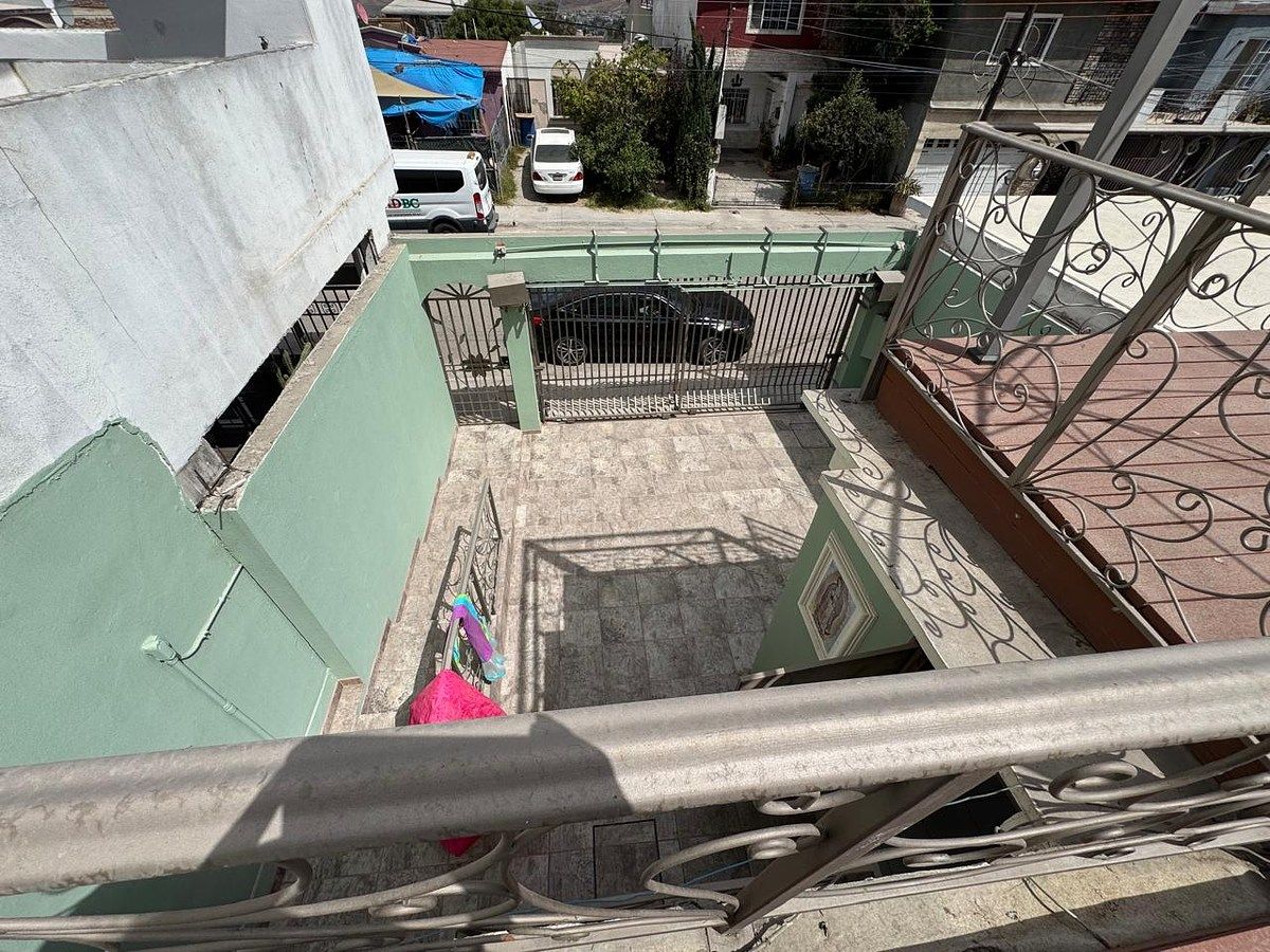 House in Villa Fontana II, Tijuana, photo 2 of 36