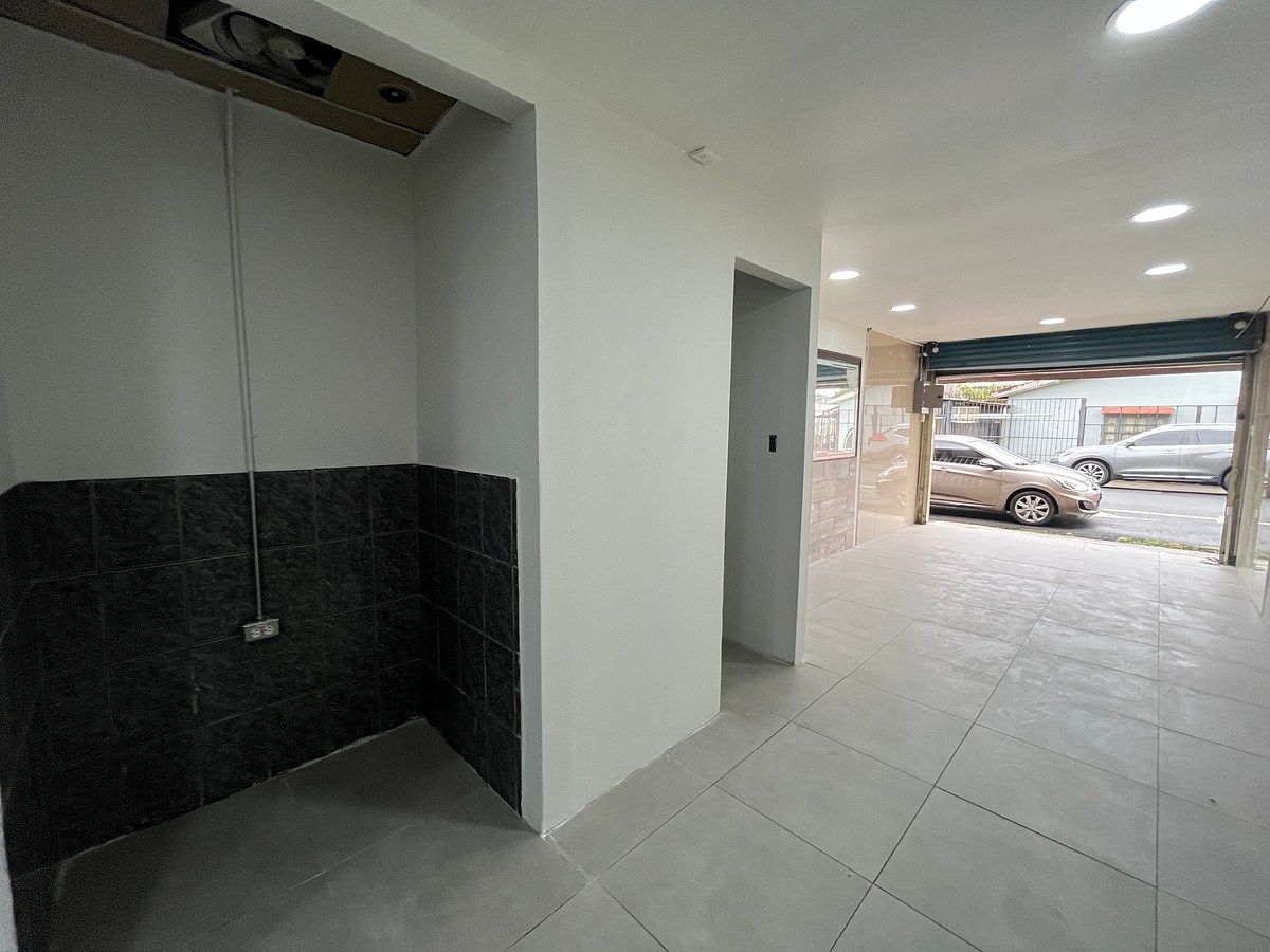 Local Comercial en Montes de Oca, foto 4 de 9