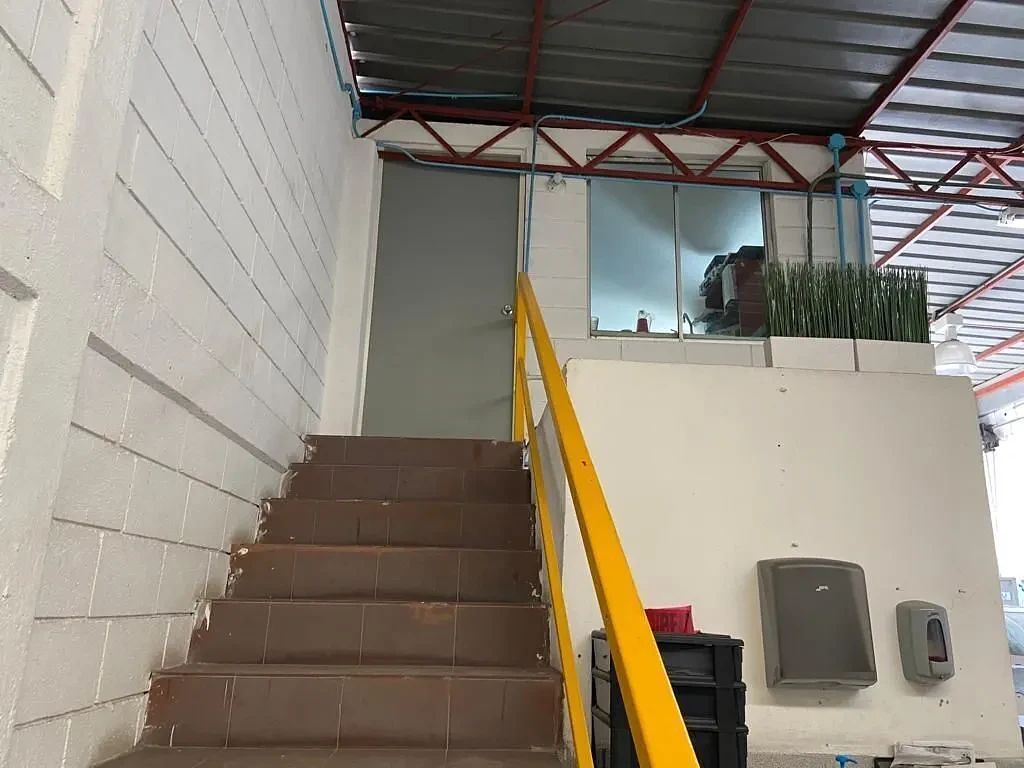 Bodega comercial en Burócratas del Estado, Monterrey, foto 5 de 8