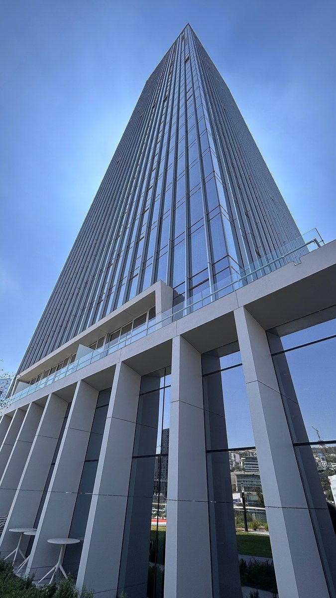 Renta y Venta de Departamento Valle Oriente