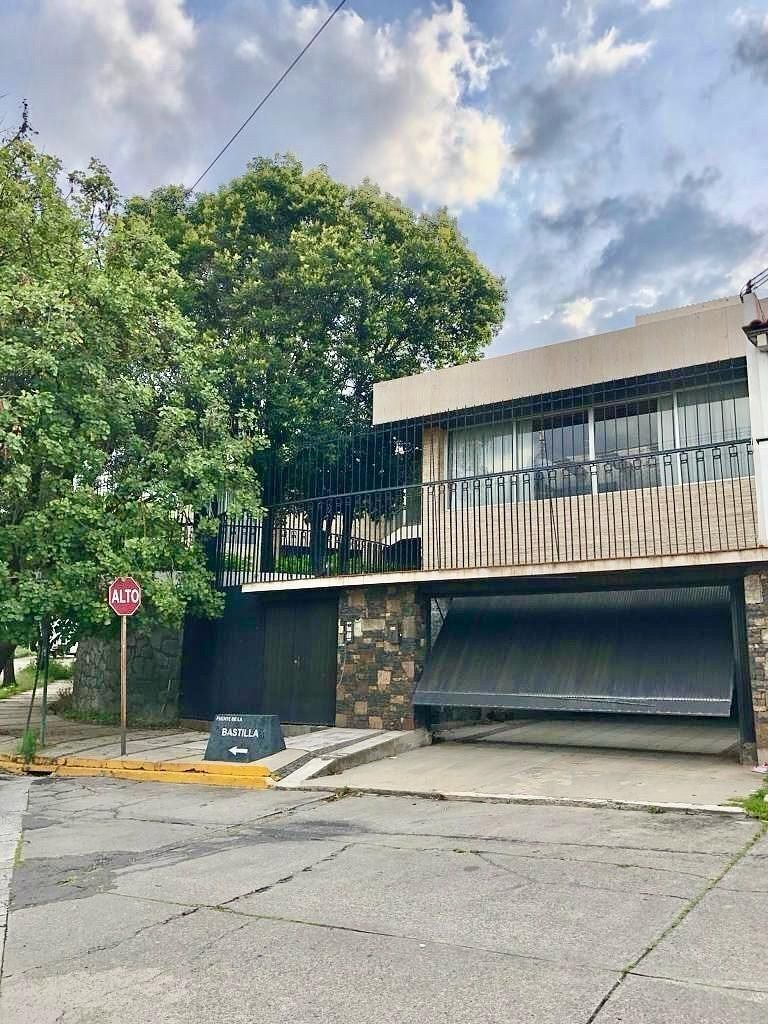 CASA À VENDA HERRADURA, foto 1 de 8
