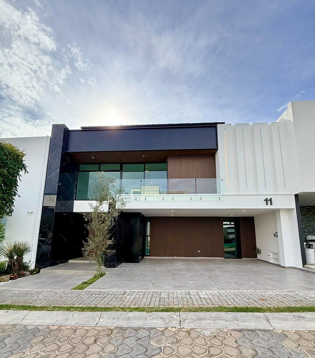 CASA EN VENTA CON RECÁMARA EN PB EN PARQUE BERNA ubicada en Lomas de Angelópolis, foto 1 de 34