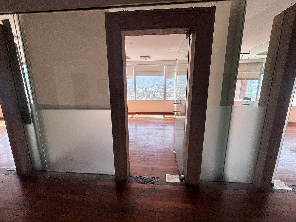 Sala Comercial em Del Valle Oriente, San Pedro Garza García, foto 7 de 12
