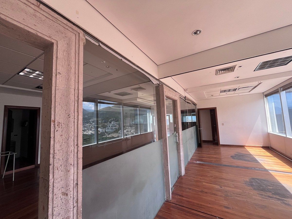 Sala Comercial em Del Valle Oriente, San Pedro Garza García, foto 8 de 12