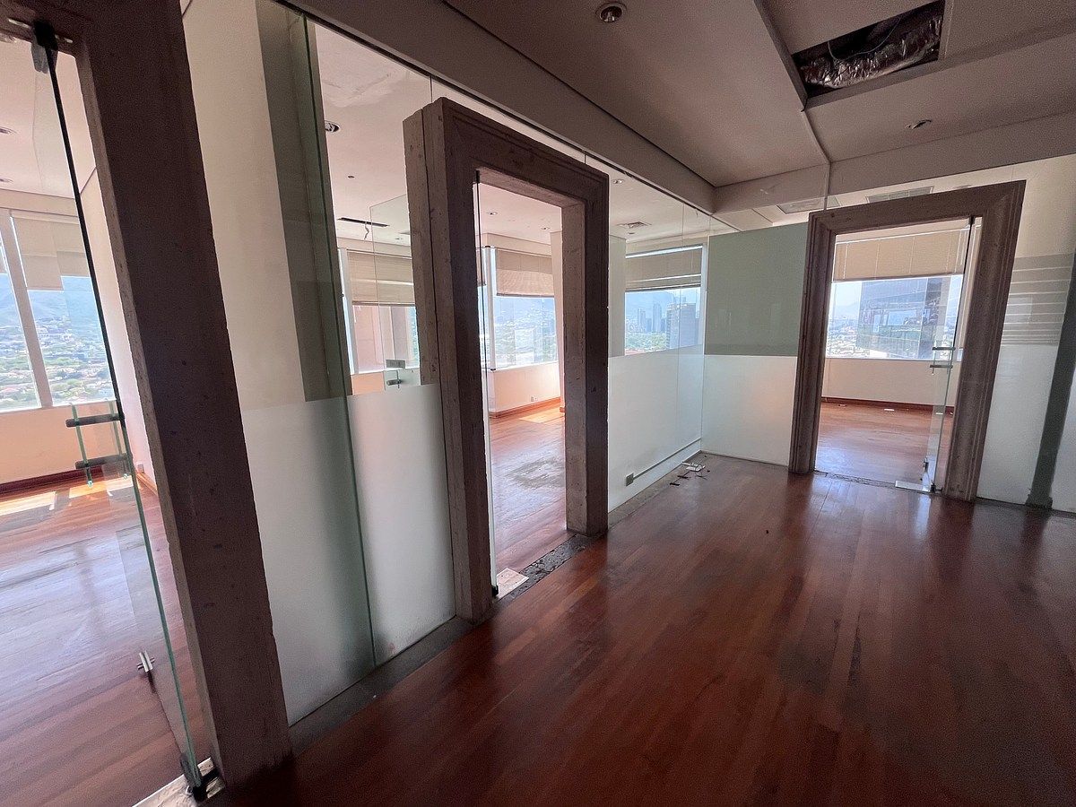 Sala Comercial em Del Valle Oriente, San Pedro Garza García, foto 9 de 12