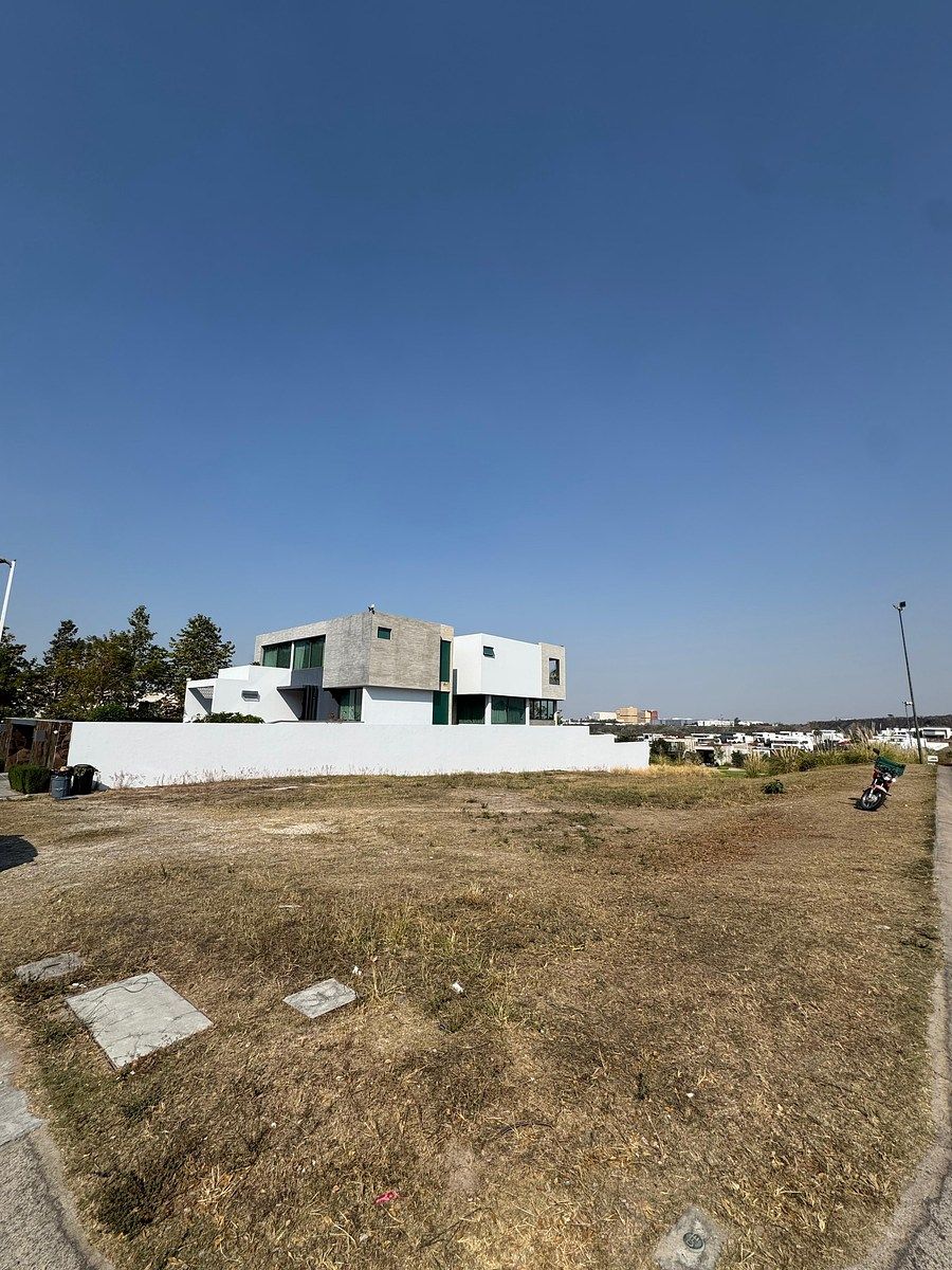 Terreno en venta en Ayamonte Club de Golf, frente a la casa club - foto 3
