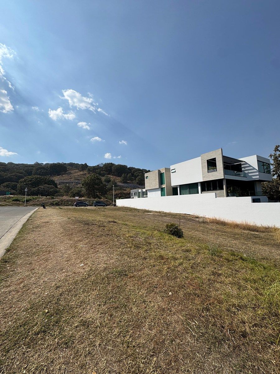Terreno en venta en Ayamonte Club de Golf, frente a la casa club - foto 2