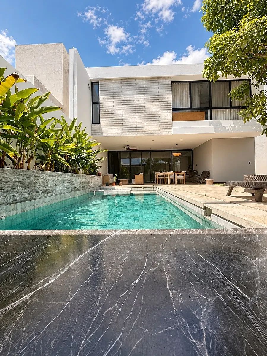 Modern house for sale furnished in Temozón Norte, photo 1 of 15