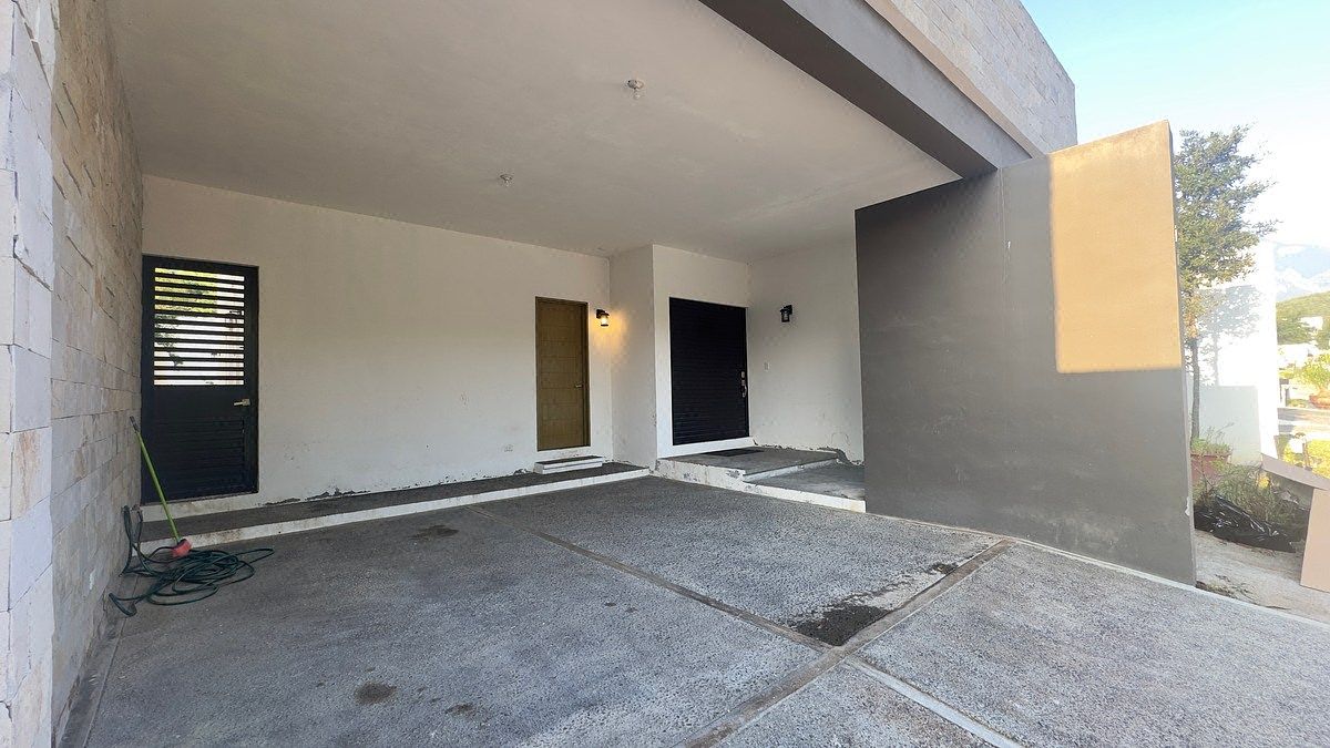 House in El Uro, Monterrey, photo 3 of 50
