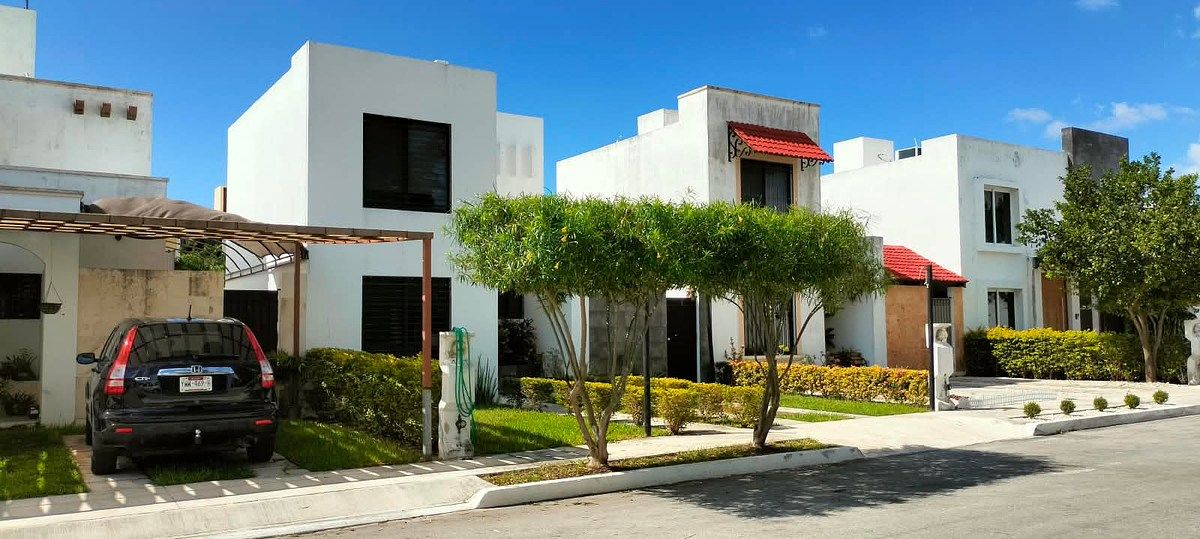 House in Gran Santa Fe, Mérida, photo 3 of 15