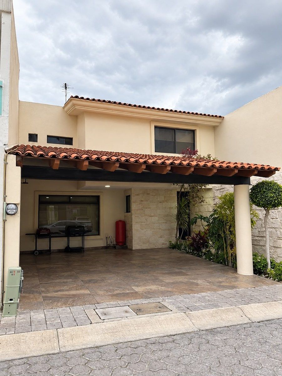 Casa en Venta en fraccionamiento atrás del Hospital Ángeles, foto 1 de 23