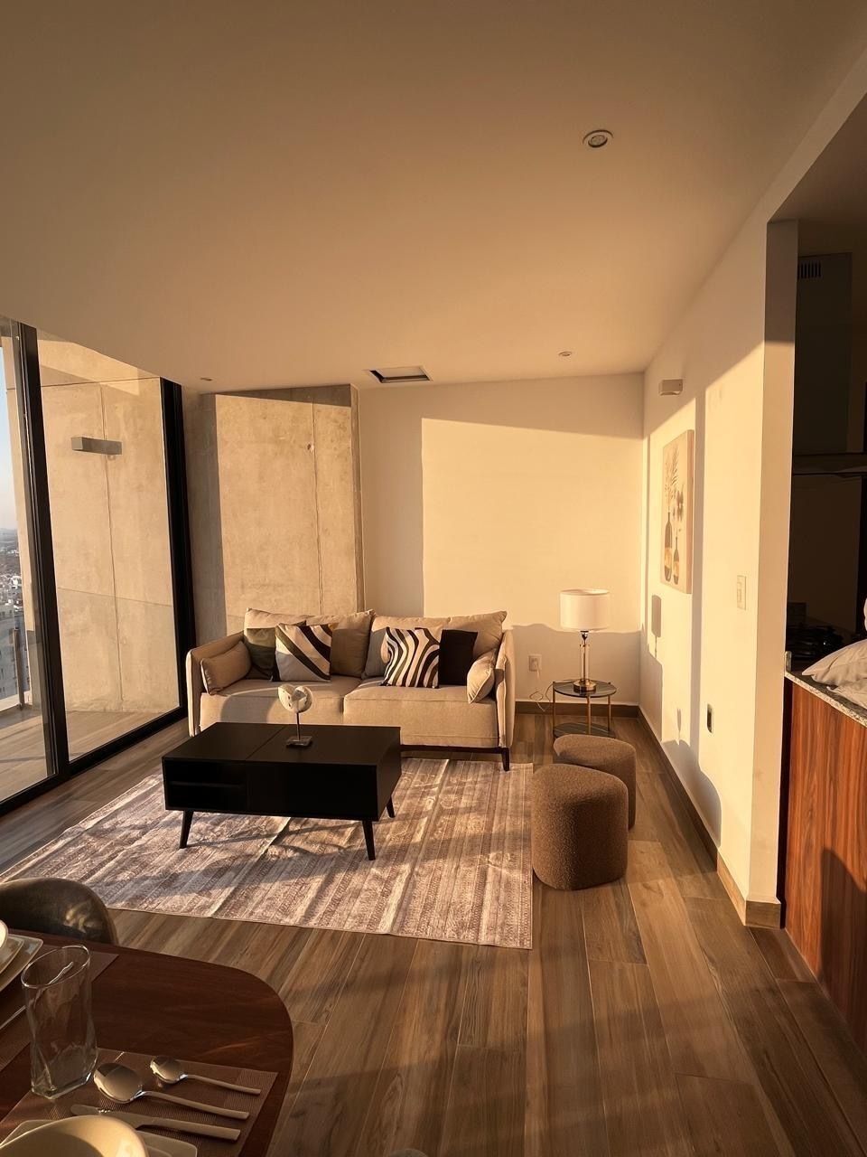 APARTAMENTO MOBILIADO DE LUXO PREMIUM / SAÍDA PARA O MÉXICO / EDIFÍCIO POSTAL, foto 1 de 24