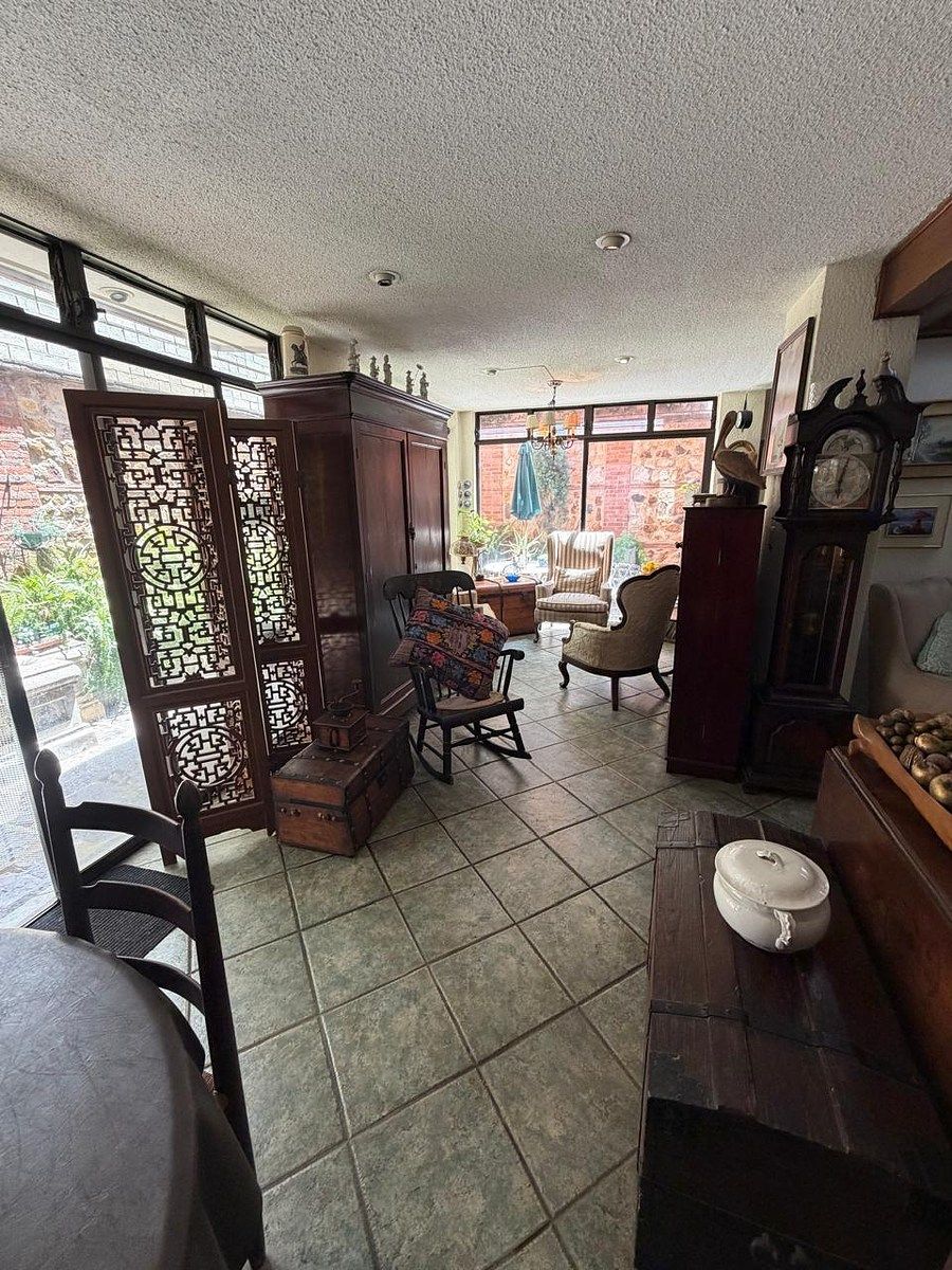 Casa en Venta dentro de condominio en zona 10 - Image 5