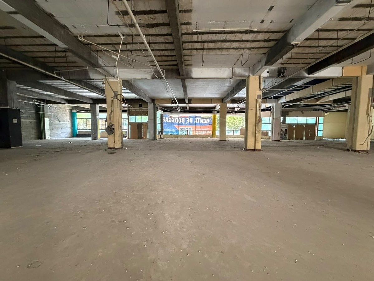 Renta Local Comercial, 1,179 m2, Planta Baja, Tlalnepantla, Estado de México, foto 1 de 14