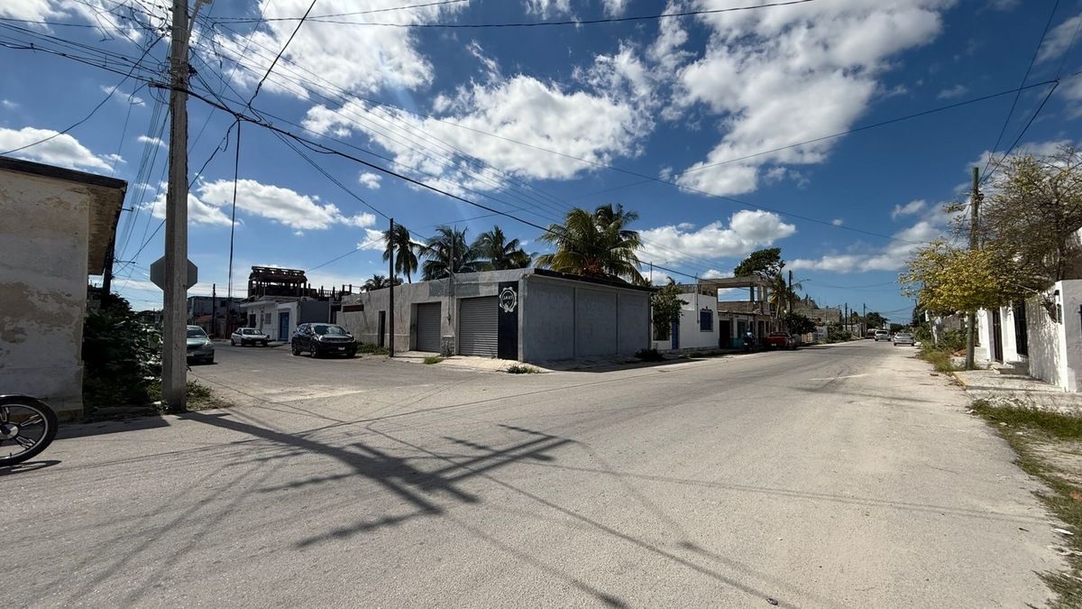 Casa en venta para remodelar a una cuadra del mar, Progreso,Yuc, foto 1 de 24