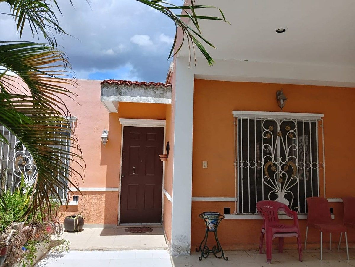 CASA EN VENTA CON EXCELENTE UBICACIÓN, EN FRANCISCO DE MONTEJO, foto 1 de 18
