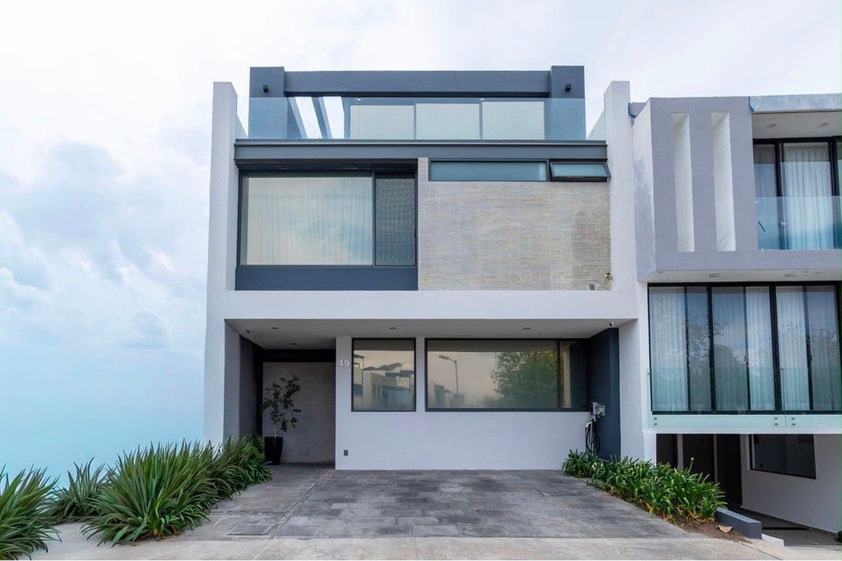 HOUSE FOR SALE IN VALLE IMPERIAL, photo 1 of 21
