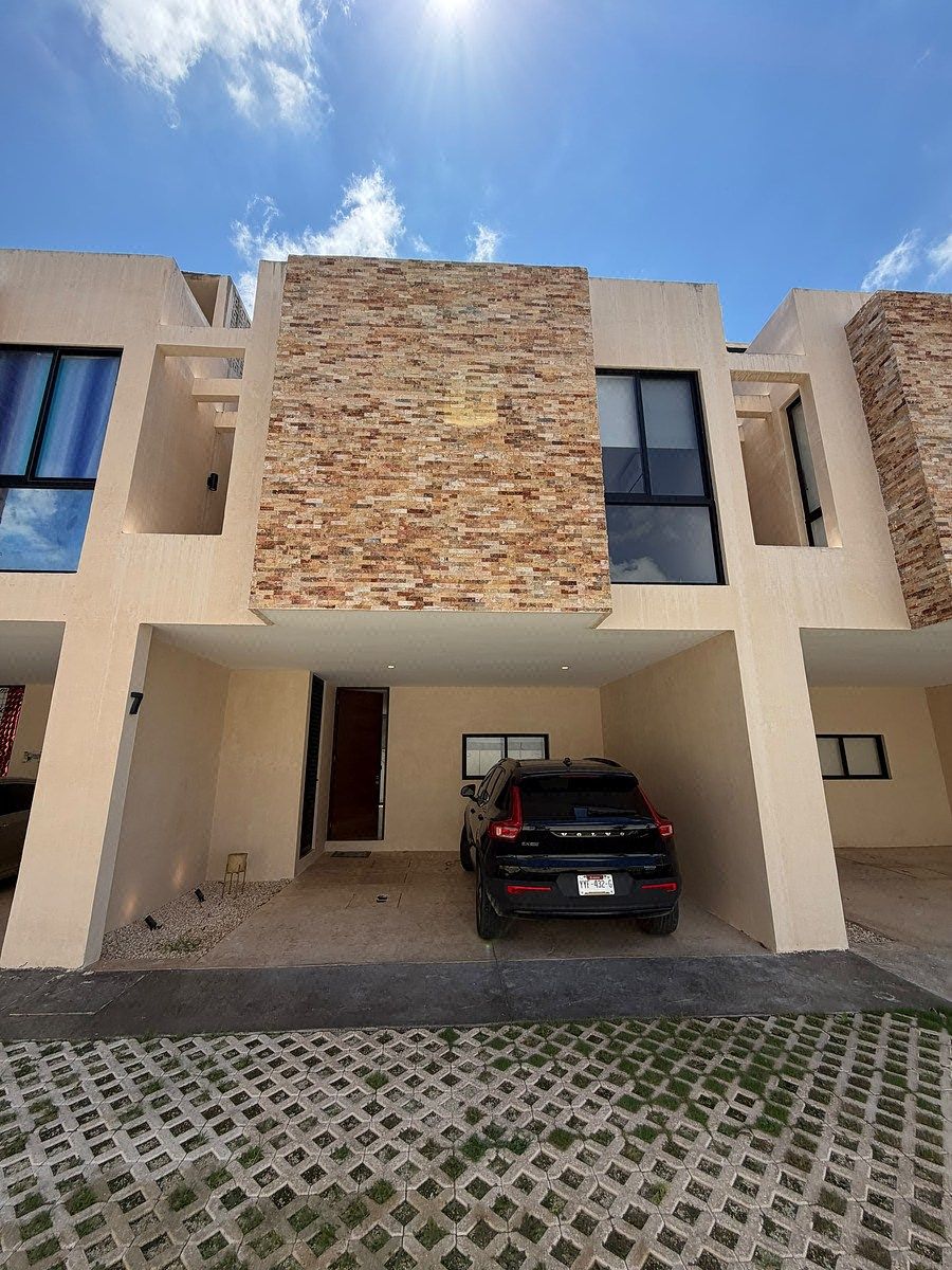 House in Cholul, Mérida, photo 2 of 20