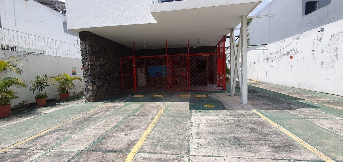 House with Commercial Use in Chapalita Oriente, Zapopan, photo 3 of 36