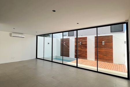 House for Rent / Residential Aqua