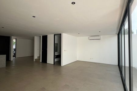 House for Rent / Residential Aqua