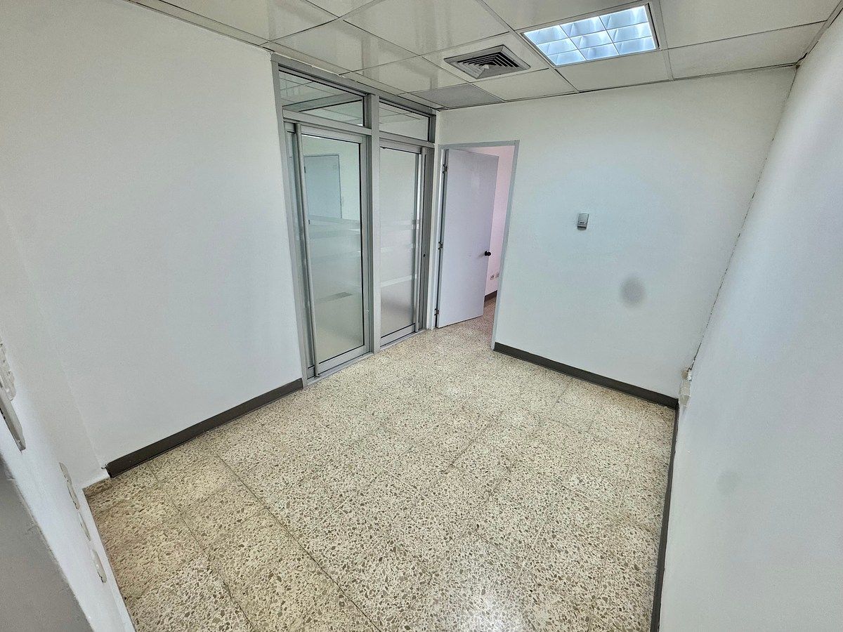 Oficina en La Castellana, Santo Domingo Centro (Distrito Nacional), foto 2 de 8
