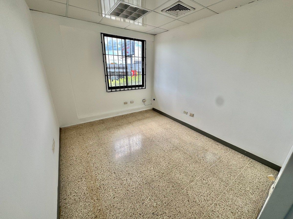 Oficina en La Castellana, Santo Domingo Centro (Distrito Nacional), foto 6 de 8