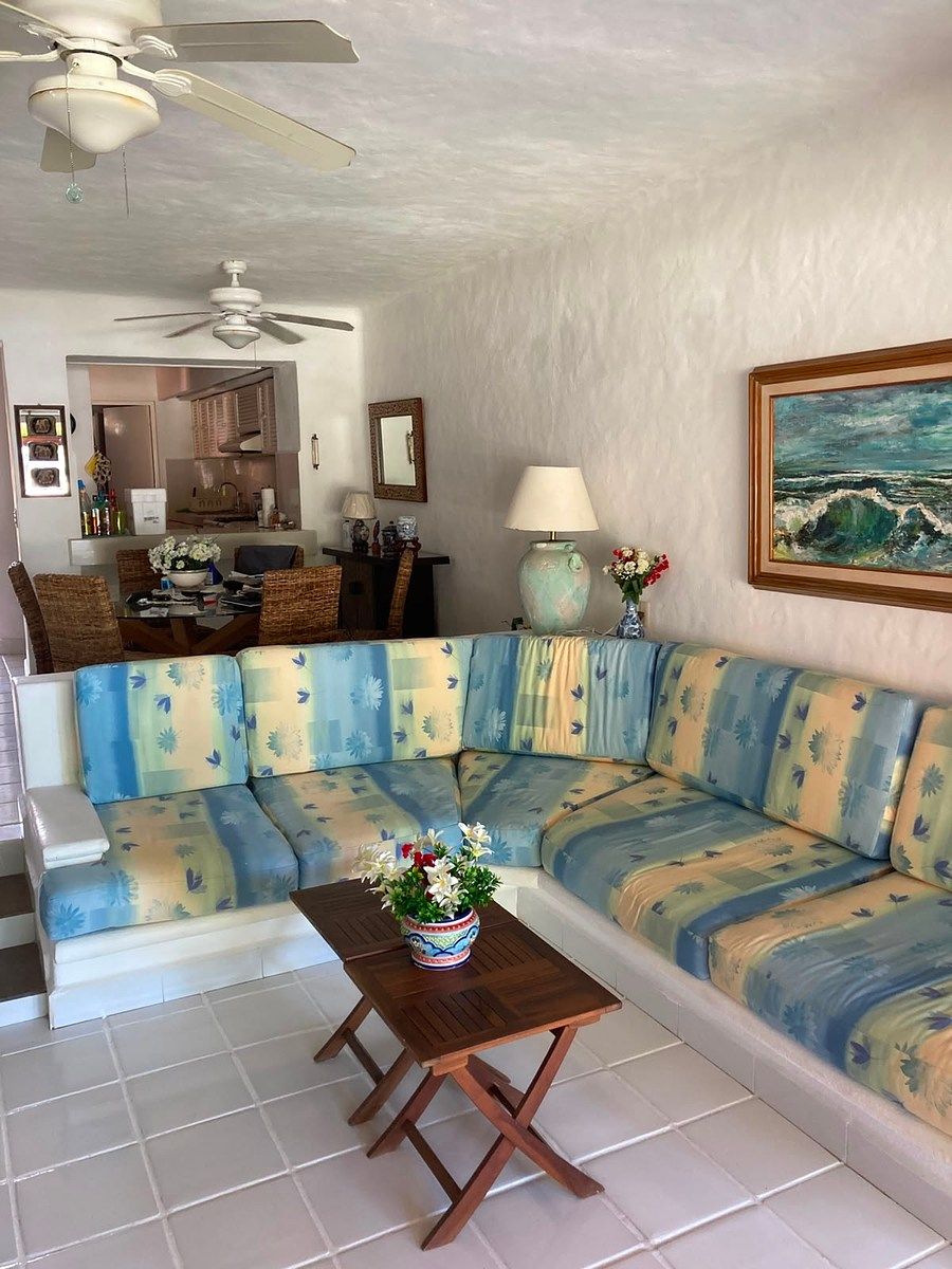 Villa en Venta Frente al Mar con Muelle Privado, foto 1 de 12