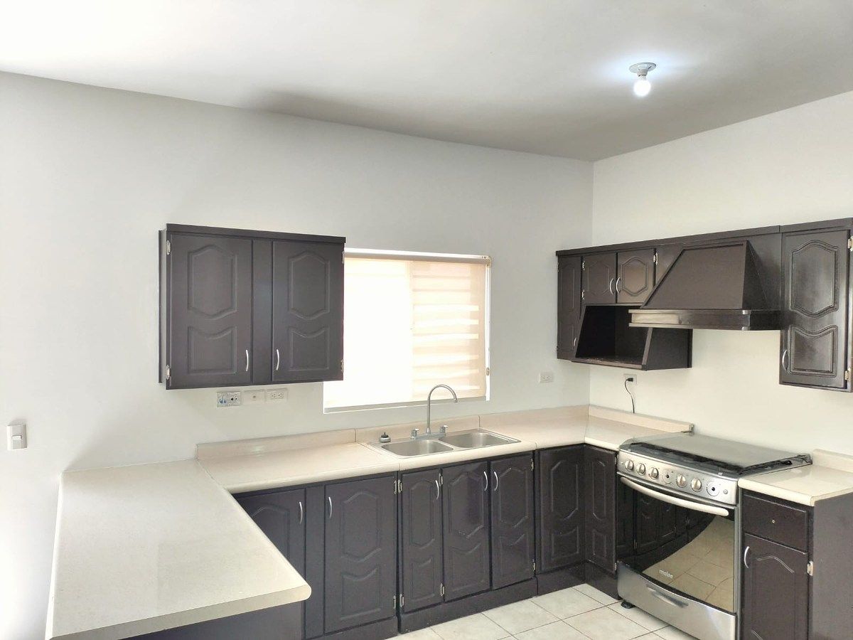 House in Encordadas del Valle, Chihuahua, photo 7 of 26