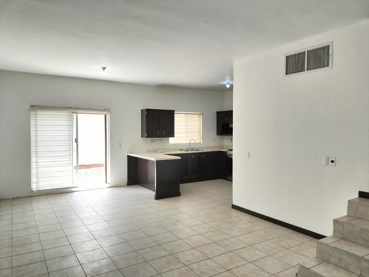 House in Encordadas del Valle, Chihuahua, photo 8 of 26