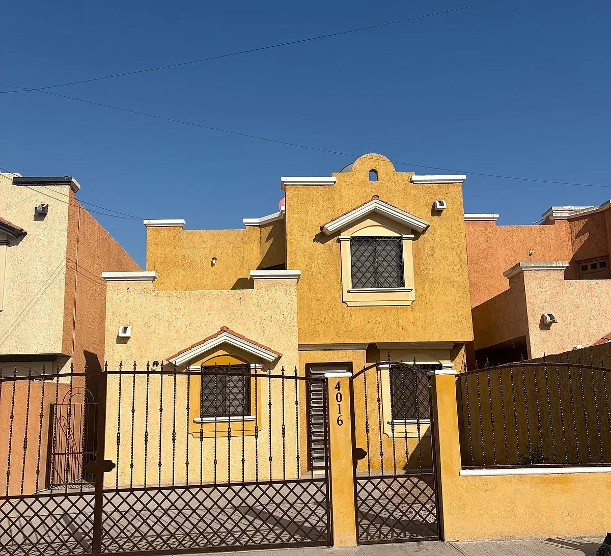 House in Pueblo Nuevo, La Paz, photo 2 of 13
