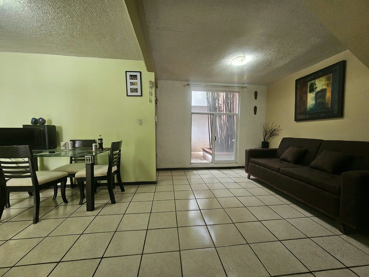 Casa com Local Comercial Blvd. Cima, foto 1 de 12