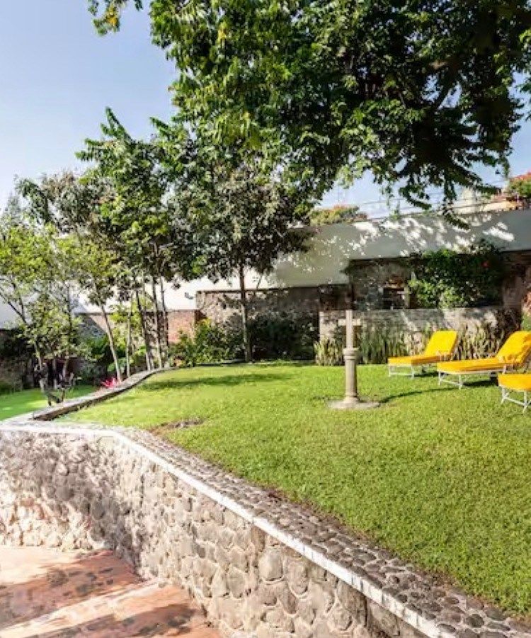House in San Miguel Acapantzingo, Cuernavaca, photo 2 of 26