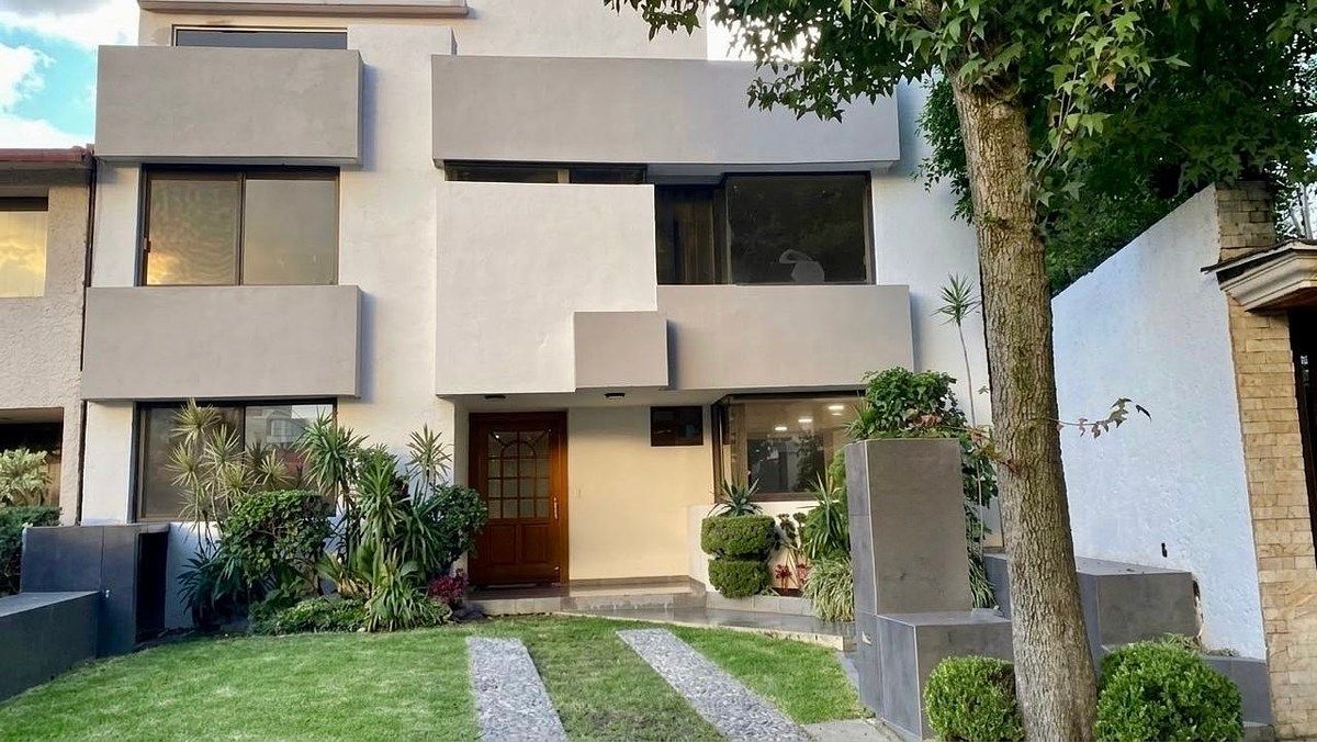 HOUSE FOR SALE CLOSED PASEO DE LAS PALMAS INTERLOMAS, photo 1 of 50