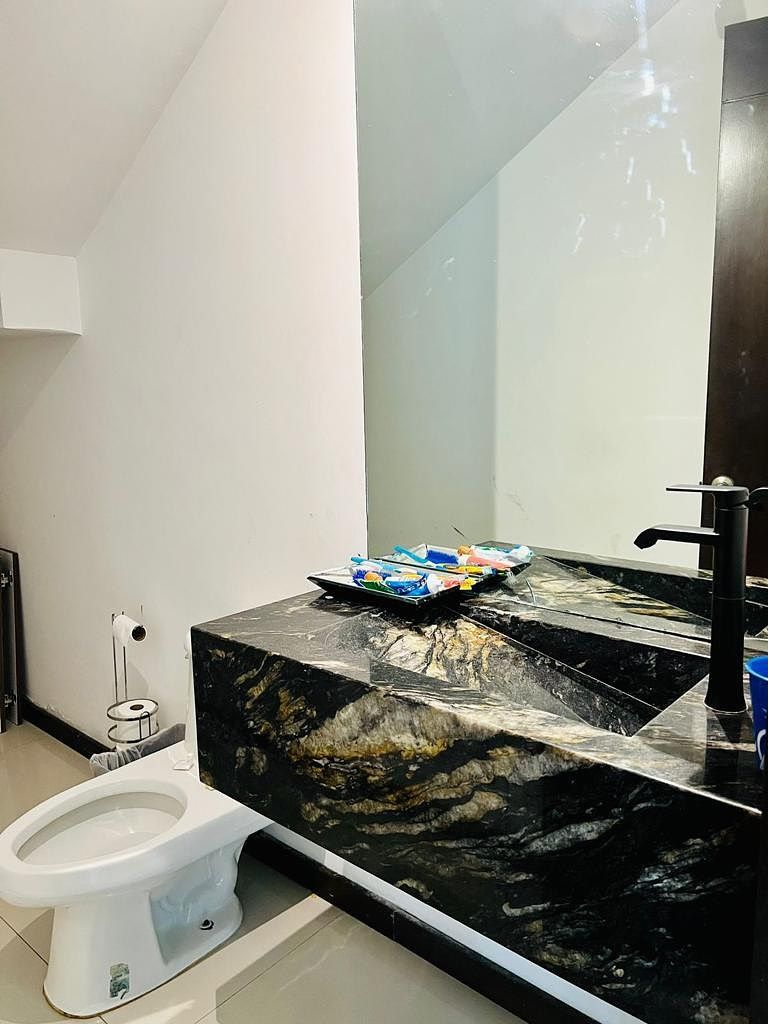 Baño de visitas, foto 6 de 23