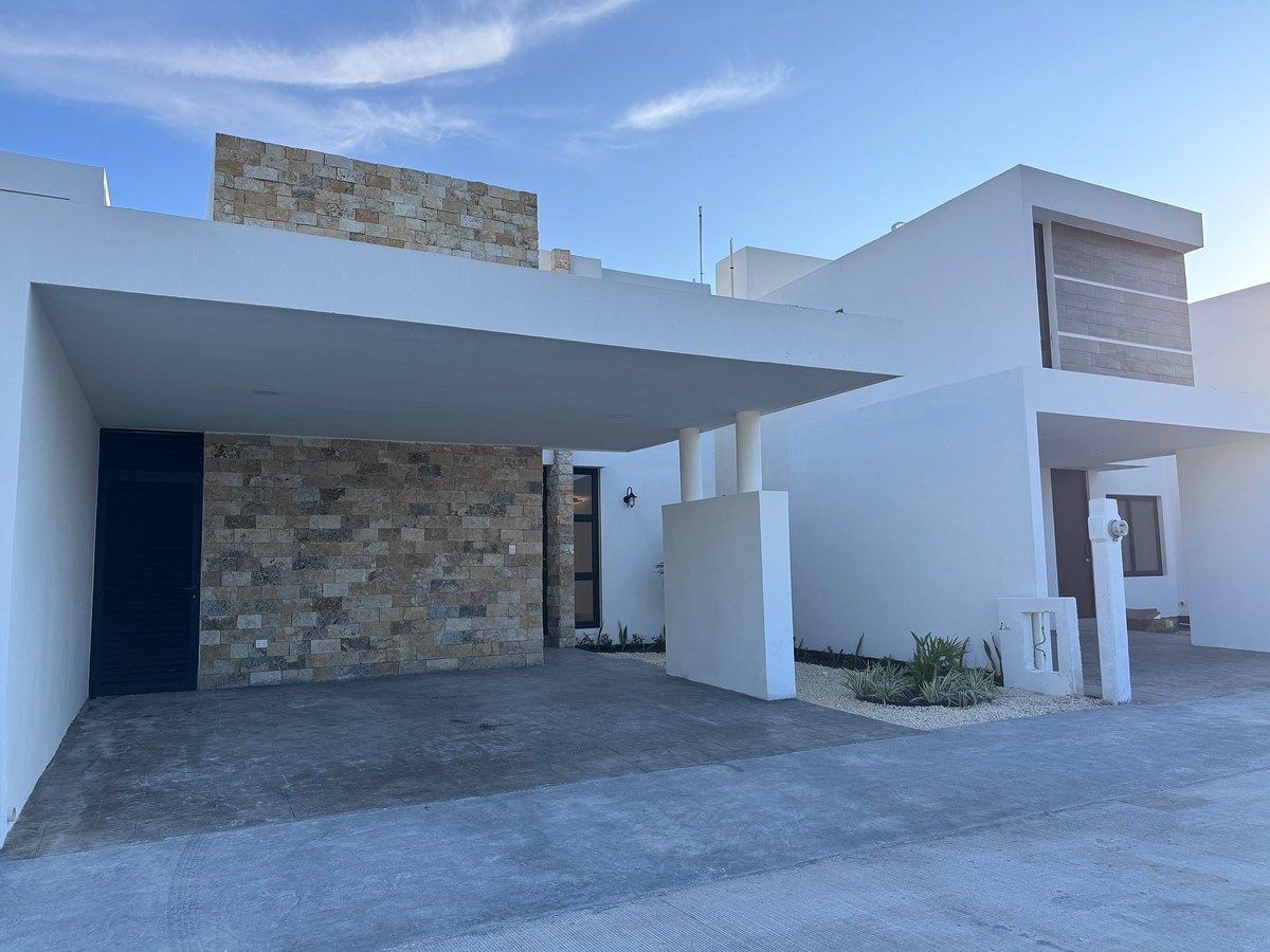 ESTRENA CASA EQUIPADA EN RENTA CON PANELES SOLARES | TEMOZÓN NORTE, foto 1 de 30