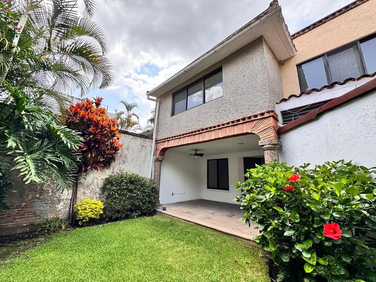 HOUSE IN BEAUTIFUL VIEW, photo 1 of 25