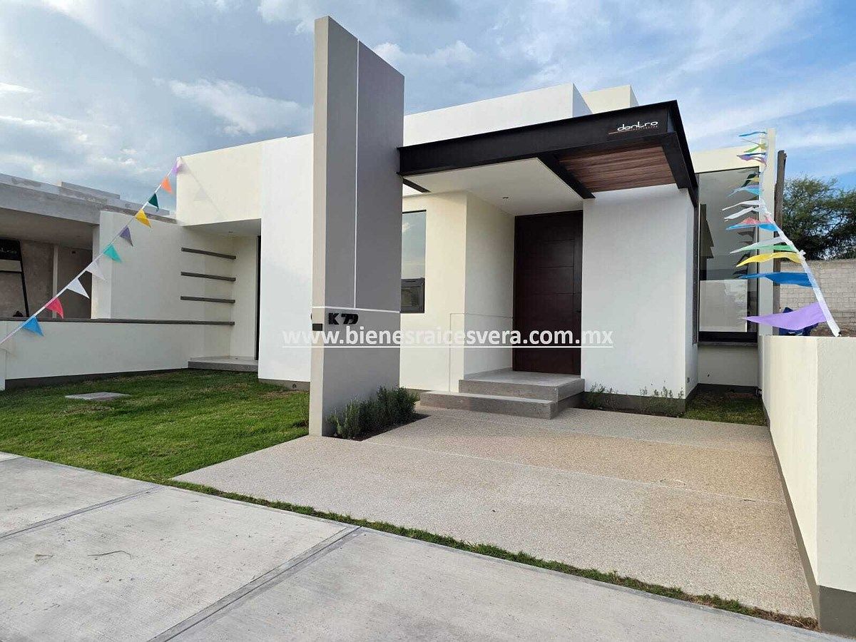 CASA EN VENTA EN TEQUISQUIAPAN EN EL FRACC. LAS KINTAS. Belen, foto 1 de 12