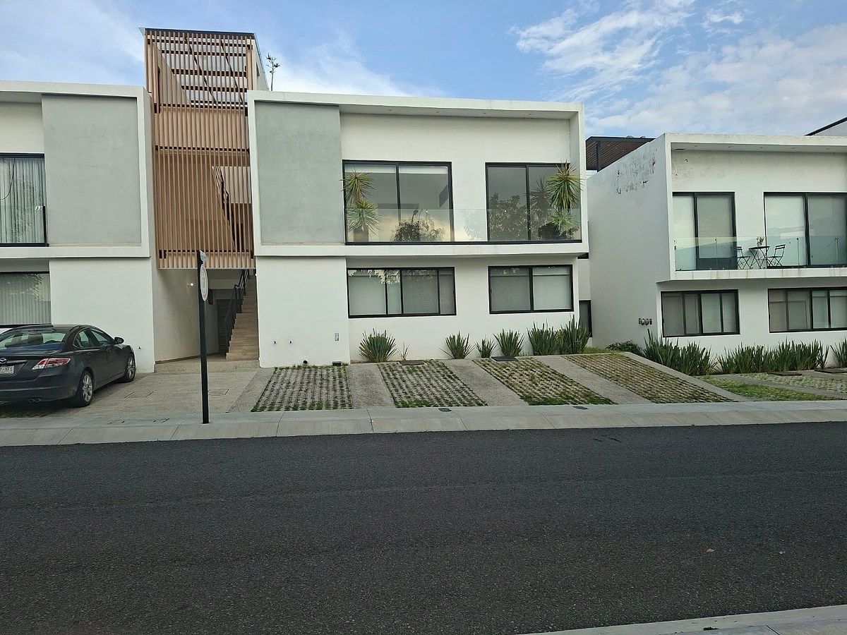 Departamento com terraço privado para alugar, Condado Valley, foto 1 de 28