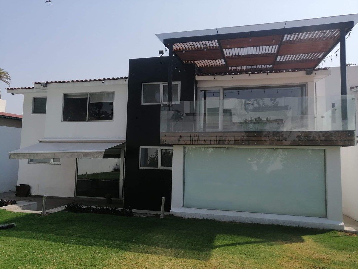 Fachada, foto 1 de 51