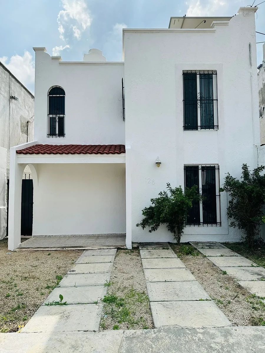 Casa mobiliada, painéis e serviços incluídos em Chuburna, foto 1 de 12