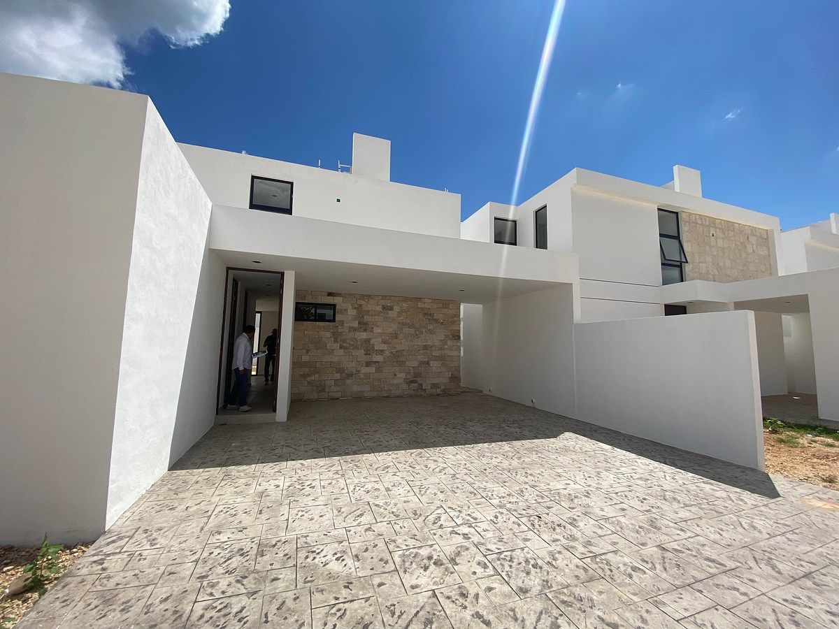 Casa ampla à venda com piscina, foto 1 de 16