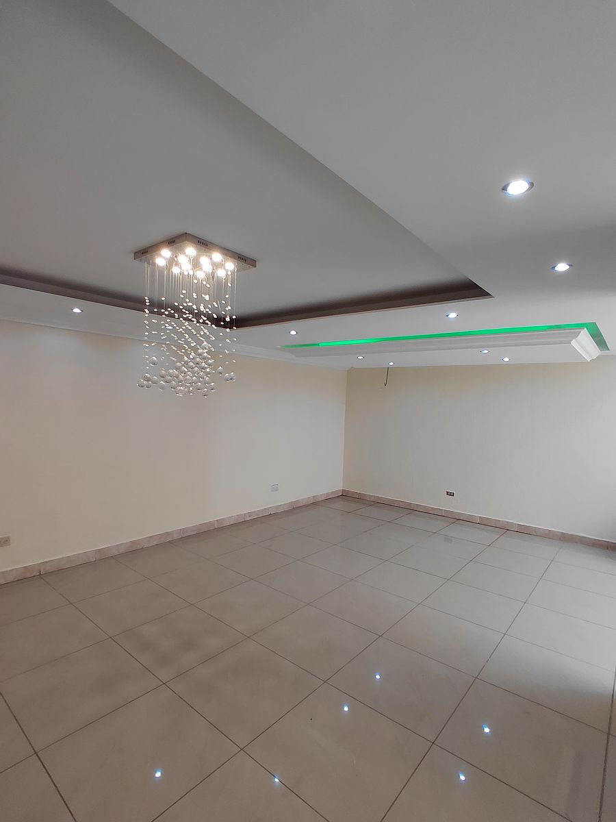 Casa en Condominio en Zona 10, Guatemala, foto 3 de 13