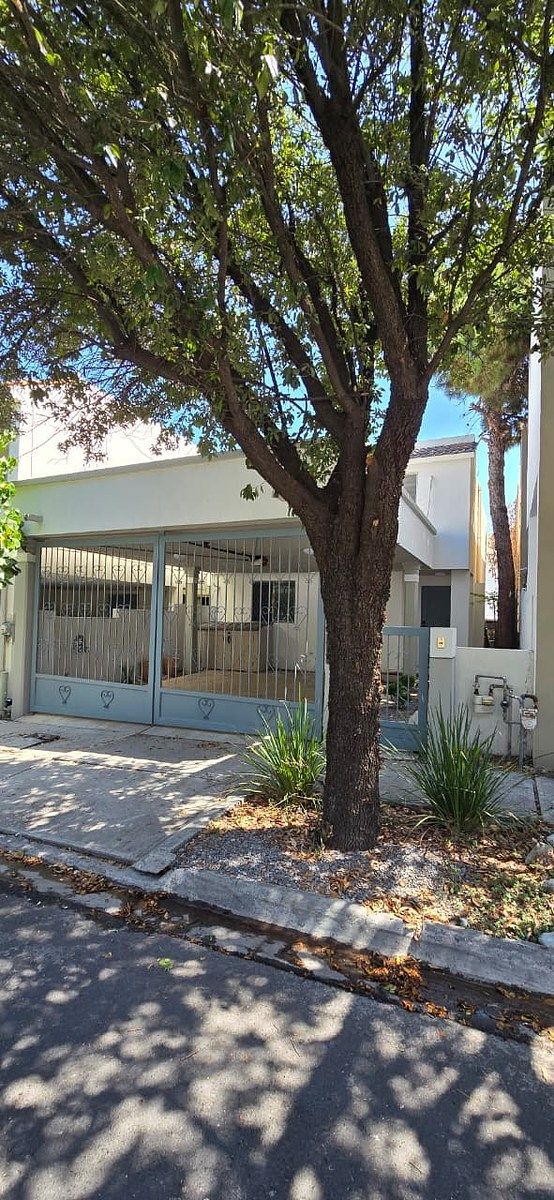 Casa para Alugar em Bosques de las Cumbres, foto 1 de 12